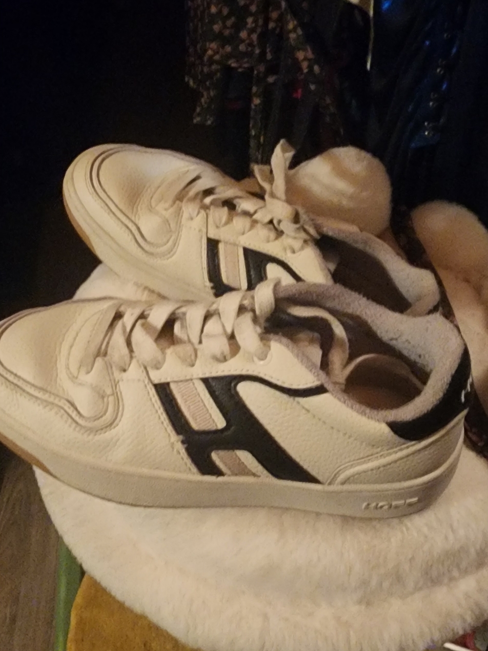 Women's White Sneakers with Black Accent - Retro Low-Top Lace-Up